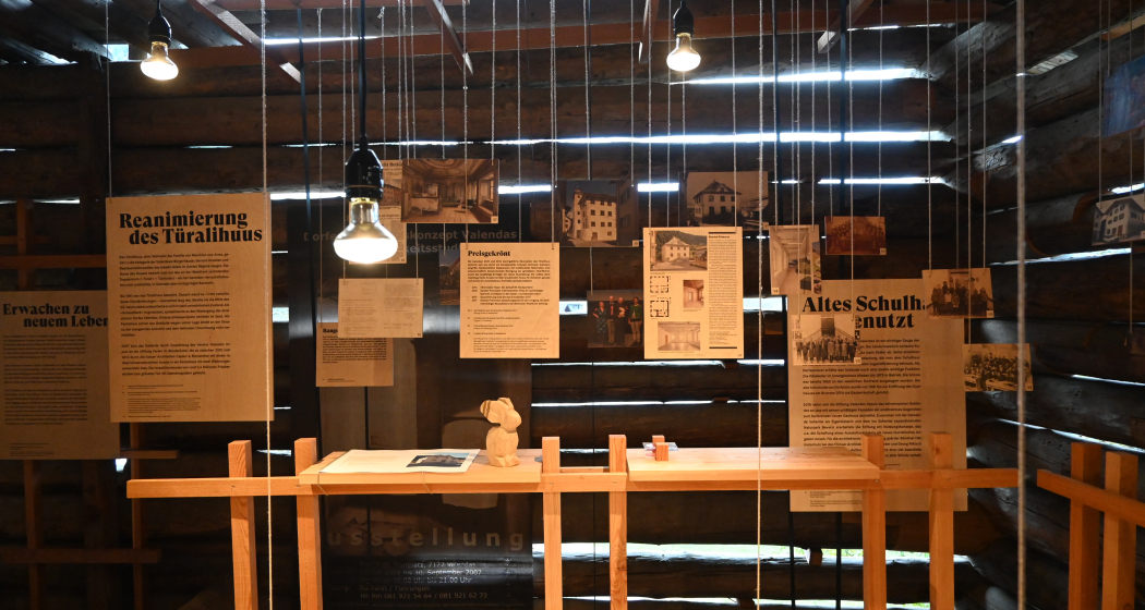 Ausstellung im Stall des Joohuus Ausstellung im Stall des Joohuus