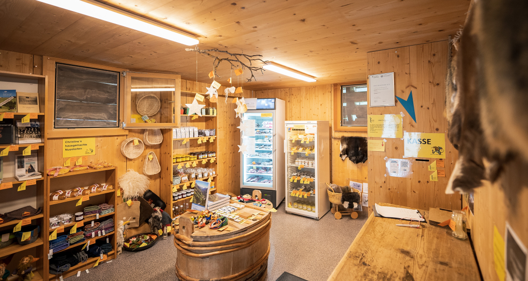 Spensa - Selbstbedienungslädeli in Safien Platz Spensa - Selbstbedienungslädeli in Safien Platz