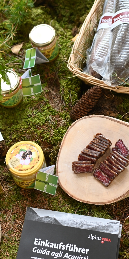 Regionale Produkte aus dem Naturpark Beverin. (Bild: Benedikt Joos) Regionale Produkte aus dem Naturpark Beverin. (Bild: Benedikt Joos)