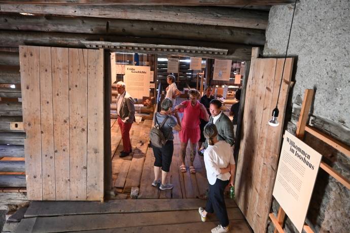 Eröffnung Ausstellung Valendas (© Naturpark Beverin) Eröffnung Ausstellung Valendas (© Naturpark Beverin)